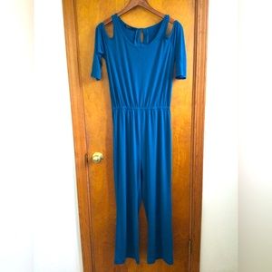 Woman’s jumpsuit size: